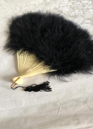 Виер из перьев лебедя