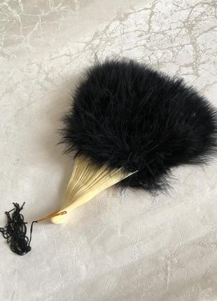 Виер из перьев лебедя