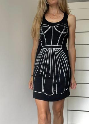 Чорна сукня по фігурі з мальонком силуету сукні oasis розмір s