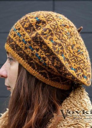 Берет вязаный с рисунком для девушки 3