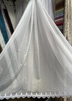 Гардина бамбук красивою ніжною вишивкою в низу білого кольору, турецька тюль з низом