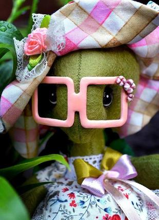 Игрушка зелёная черепашка в очках6 фото