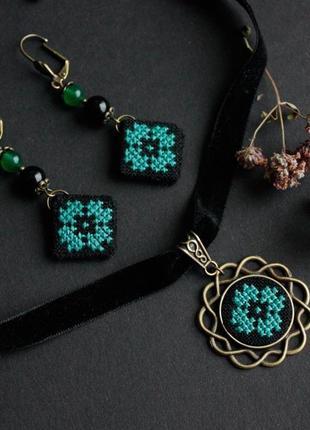 Комплект зелені чорні сережки з агатом нефритом і чокер кельтскі прикраси1 фото
