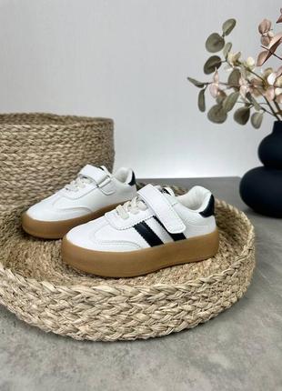 Кроссовки на девочку