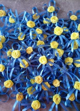 Бутоньєрки для гостей жовто-блакитного кольору2 фото