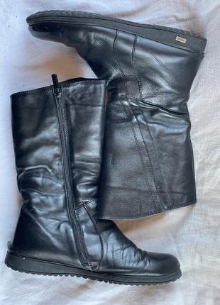 Високі шкіряні сапоги утеплені