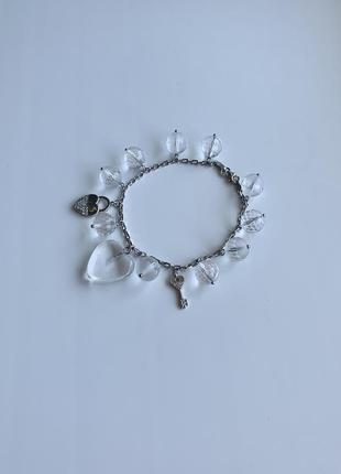 Срібний браслет-ланцюжок з натуральним гірським кришталем і підвісками "Одяжене серце"2 фото