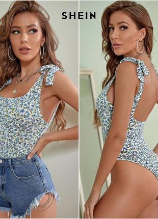 Боди с открытой спиной и узлом бантик на плечах с цветочным принтом shein