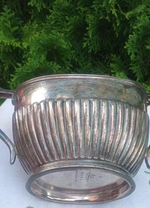 Сахарница антик можно посмотреть в каталоге есть клеймо.англия2 фото