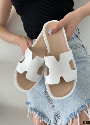 Трендовые шлепанцы