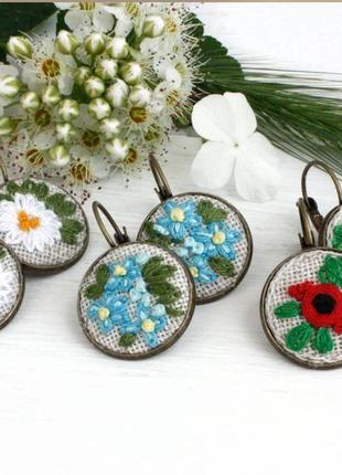 Маленькі сині жовті сережки з соняшниками українські прикраси під вишиванку