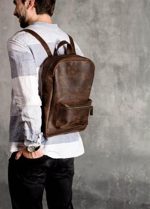 Мужской городской рюкзак  из натуральной винтажной кожи коричневого цвета4 фото