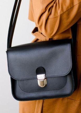 Женская сумка через плечо ручной работы из натуральной кожи черного цвета1 фото