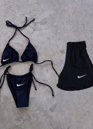 Спортивный купальный найк nike тройка лифчик на завязках трусики бикини шорты мини комплект черный пляжный трендовый стильный