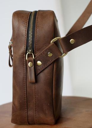 Мужская сумка мессенджер через плечо ручной работы из натуральной винтажной кожи коричневого цвета2 фото