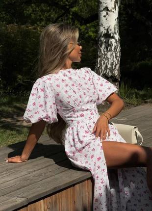 Сукня міді з розрізом в квітковий принт