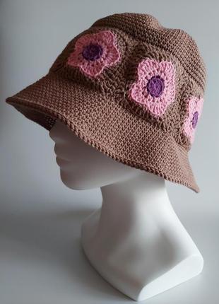 Жіноча шапочка панама в'язана гачком з бавовни, літній капелюшок з полями та рожевими квіточками8 фото