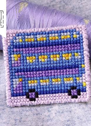 Лицарський автобус, значок на шпильці