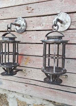 Кованый бра на двух крючках ручной работы в средневековом виде