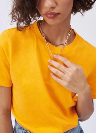 Яскрава базова футболка zara