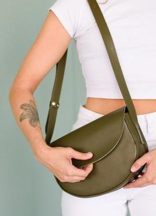 Элегантная женская полукруглая сумка ручной работы из натуральной кожи цвета хаки5 фото