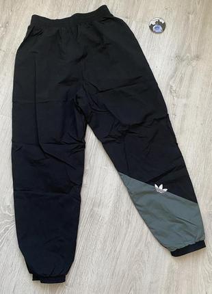 Нейлоновые спортивки adidas2 фото