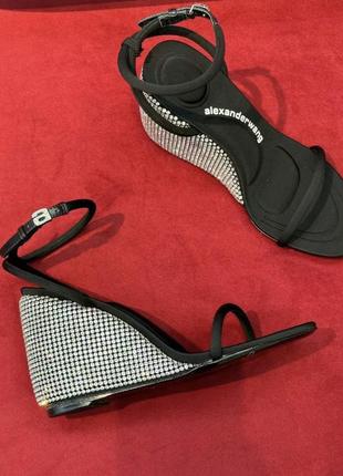 Шикарні босоніжки в камінцях і стилі alexander wang