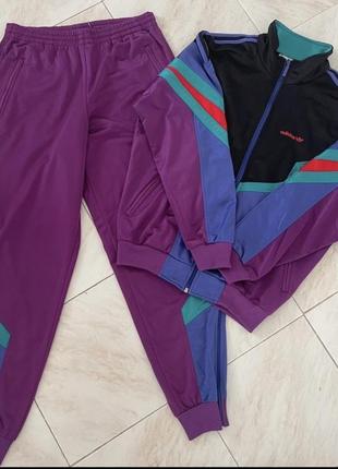 Спортивный костюм adidas