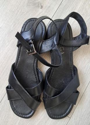 Босоножки женские