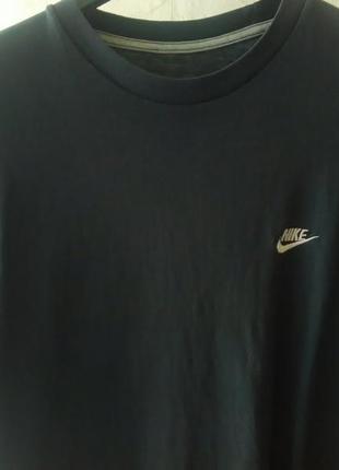 Чорна футболка nike.