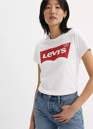 Футболка белая levi's perfect graphic tee 17369-0053 regular fit - s