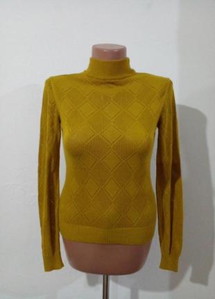 Легкая перфорированная водолазка горчичного цвета