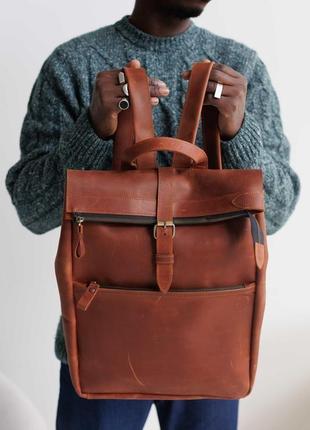 Стильный мужской рюкзак ручной работы из натуральной винтажной кожи коньячного цвета5 фото