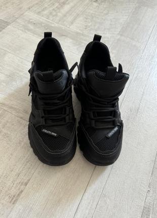 Кроссовки на платформе