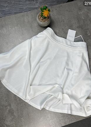 Белая модная юбка vila полуклеш.