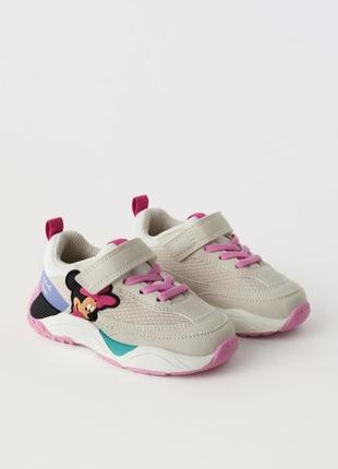 Кроссовки zara