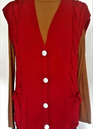 Жіноча в'язана тепла червона жилетка з кишенями на 46 - 48 розмір.