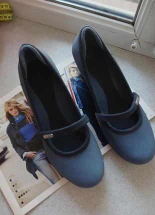 Crocs casey espresso оригінал балетки човники сандалі крокси  блакитні  mary jane мери джейн  39 24,3 см туфлі танкетка