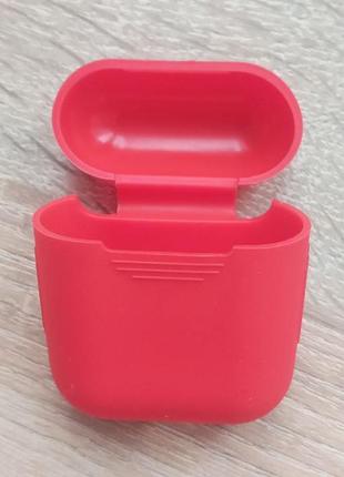 Силиконовый чехол для apple airpods красный