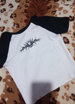 Футболка укорочена