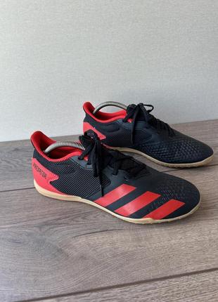 Футзалки, сороконожки adidas predator оригинал!
