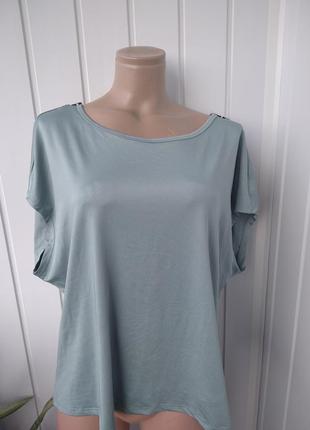 Спортивна футболка