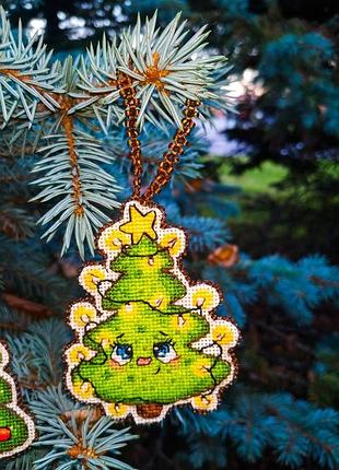 Елочные игрушки вышитые "милые пары"