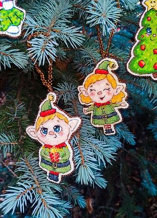 Елочные игрушки вышитые "милые пары"