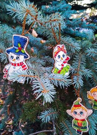 Елочные игрушки вышитые "милые пары"