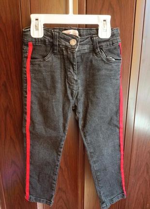 Стильные джинсы для девочки 3-4 года