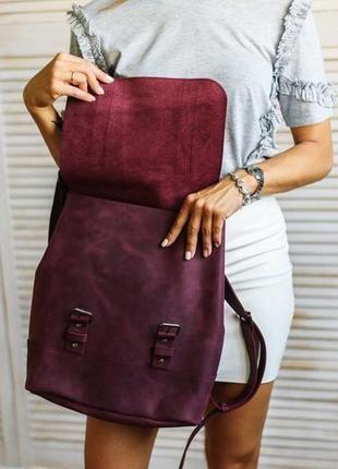 Универсальный женский рюкзак  из натуральной винтажной кожи бордового цвета4 фото