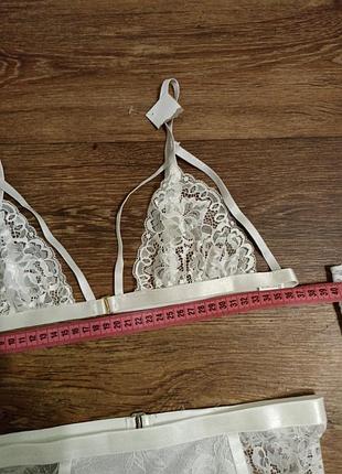 Комплект белья кружевной+ чулочки размер л новый