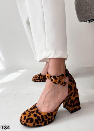 Жіночі коричневі туфлі на підборах еко-замша весна осінь3 фото