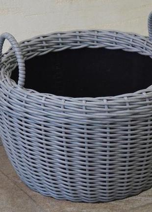 Корзина для дров плетеная (дровница) из искусственного ротанга ручной работы. цвет серый. 60 литров3 фото